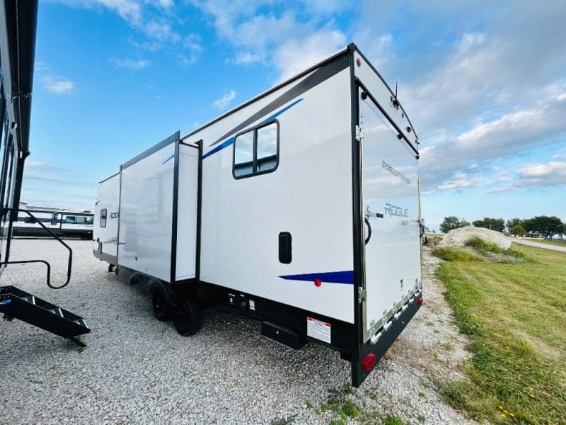 2026 Forest River 2026 Forest River Vengeance Rogue SUT - thumbnail 6
