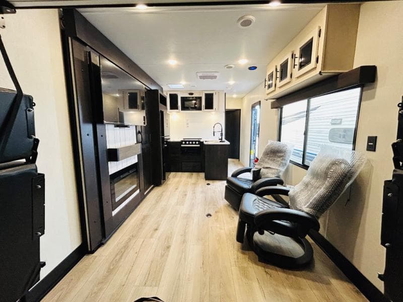 2026 Forest River 2026 Forest River Vengeance Rogue SUT - thumbnail 18