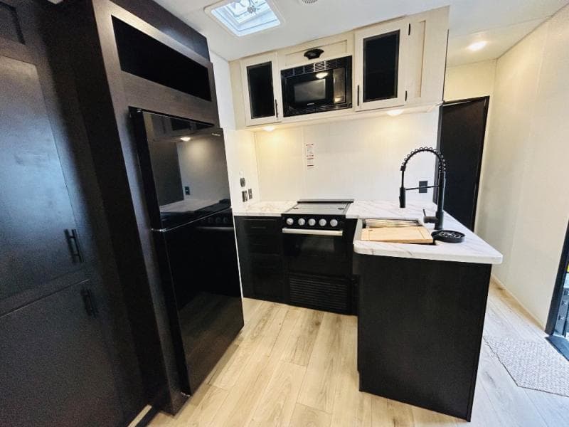 2026 Forest River 2026 Forest River Vengeance Rogue SUT - thumbnail 21