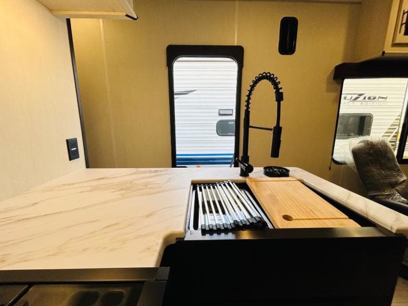 2026 Forest River 2026 Forest River Vengeance Rogue SUT - thumbnail 25