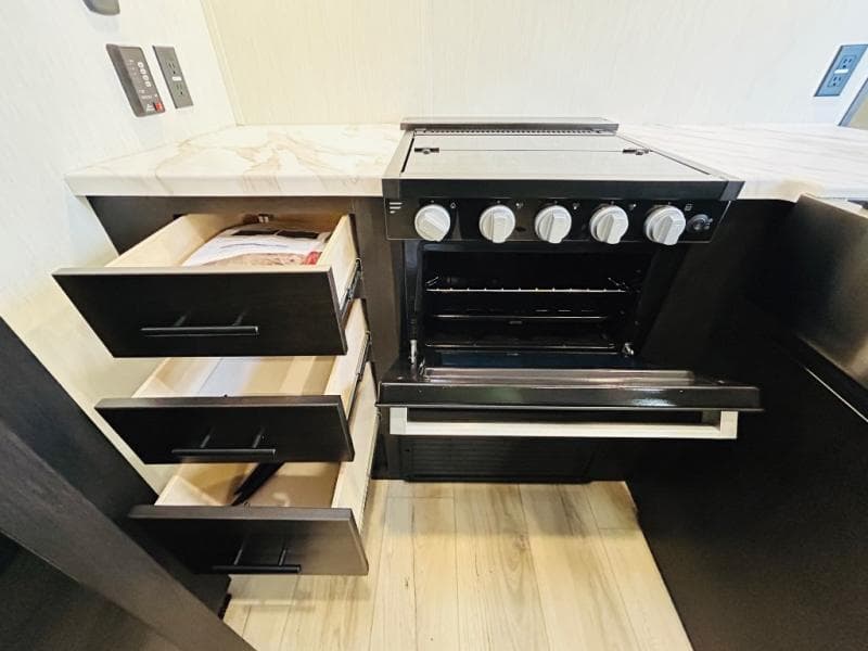 2026 Forest River 2026 Forest River Vengeance Rogue SUT - thumbnail 30