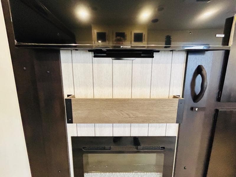 2026 Forest River 2026 Forest River Vengeance Rogue SUT - thumbnail 38