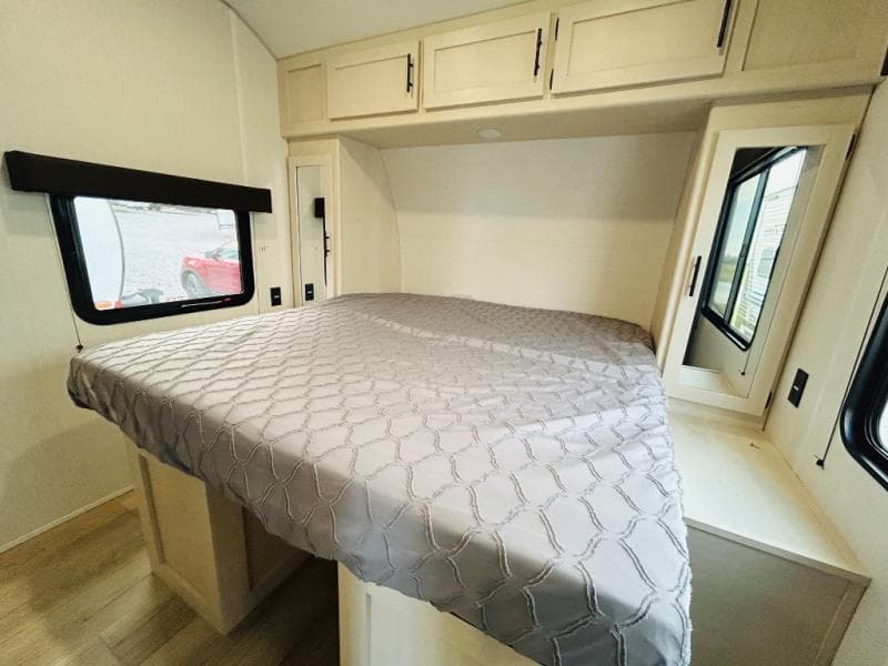 2026 Forest River 2026 Forest River Vengeance Rogue SUT - thumbnail 56