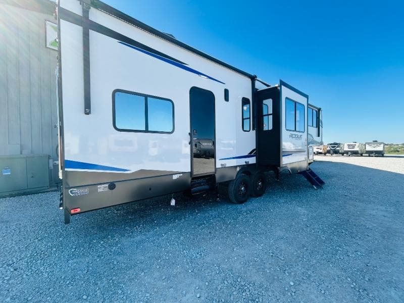 2026 Forest River 2026 Forest River Vengeance Rogue Armored Toy Hauler - thumbnail 7