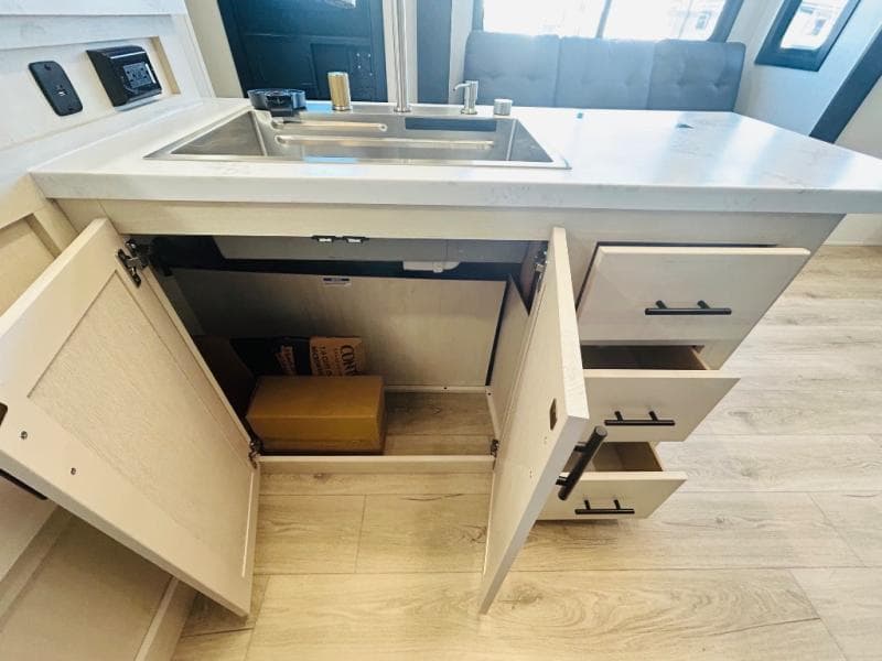 2026 Forest River 2026 Forest River Vengeance Rogue Armored Toy Hauler - thumbnail 20