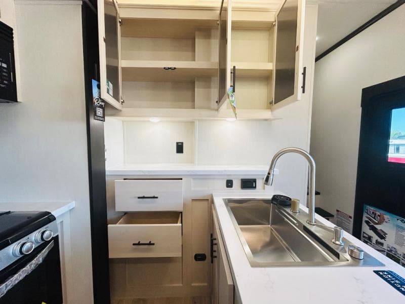 2026 Forest River 2026 Forest River Vengeance Rogue Armored Toy Hauler - thumbnail 21