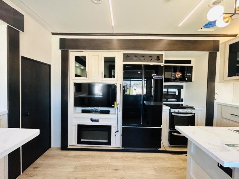 2026 Forest River 2026 Forest River Vengeance Rogue Armored Toy Hauler - thumbnail 42