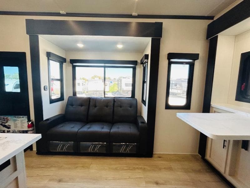 2026 Forest River 2026 Forest River Vengeance Rogue Armored Toy Hauler - thumbnail 45