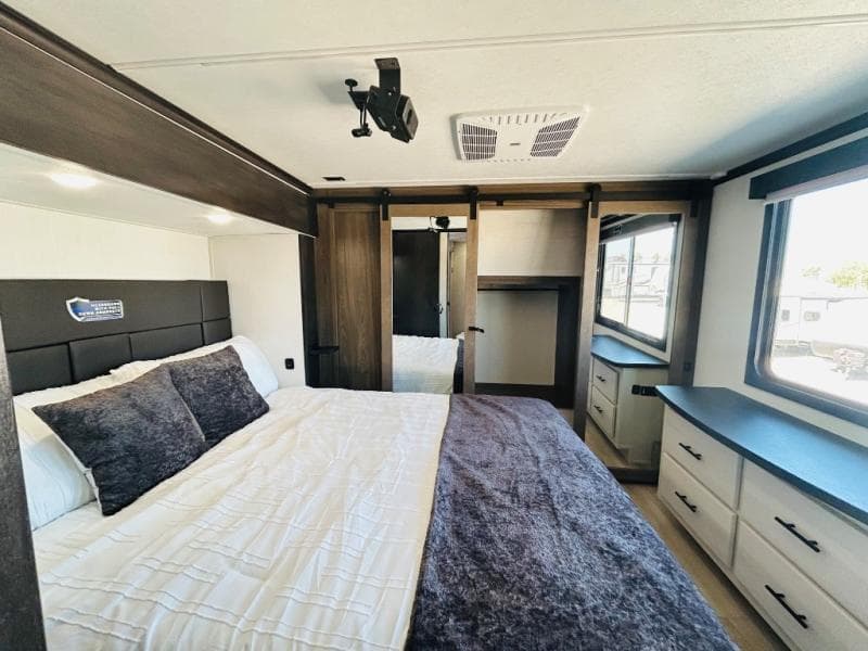 2026 Forest River 2026 Forest River Vengeance Rogue Armored Toy Hauler - thumbnail 52