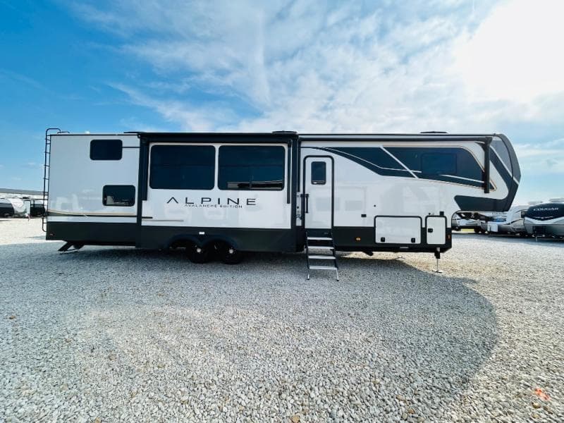 2025 Keystone 2025 Keystone Alpine Avalanche Edition - thumbnail 4