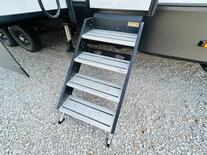 2025 Keystone 2025 Keystone Alpine Avalanche Edition - thumbnail 13