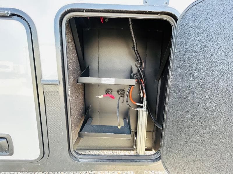 2025 Keystone 2025 Keystone Alpine Avalanche Edition - thumbnail 18