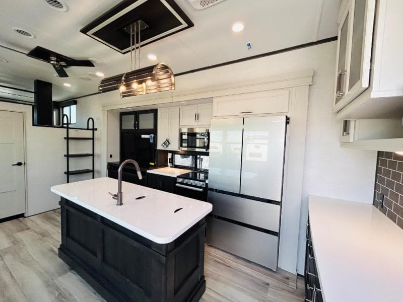 2025 Keystone 2025 Keystone Alpine Avalanche Edition - thumbnail 22