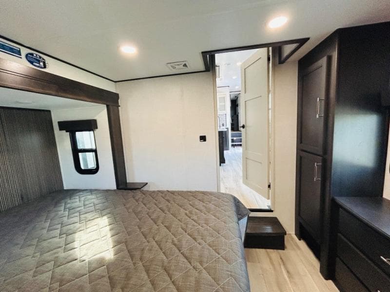 2025 Keystone 2025 Keystone Alpine Avalanche Edition - thumbnail 23