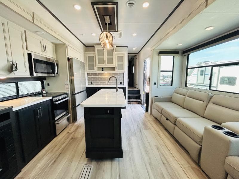 2025 Keystone 2025 Keystone Alpine Avalanche Edition - thumbnail 24