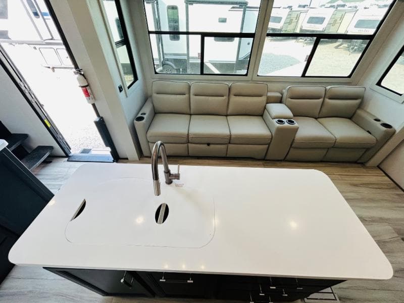 2025 Keystone 2025 Keystone Alpine Avalanche Edition - thumbnail 33