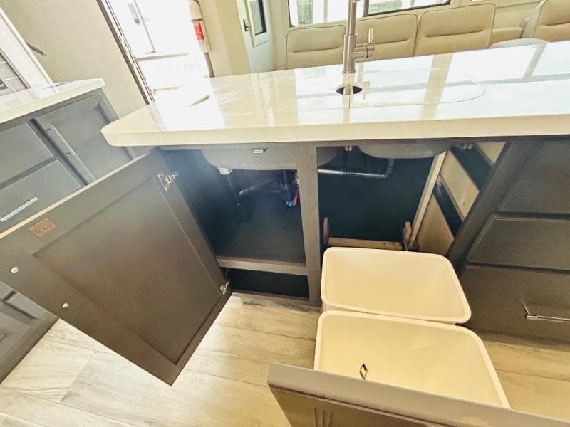 2025 Keystone 2025 Keystone Alpine Avalanche Edition - thumbnail 36