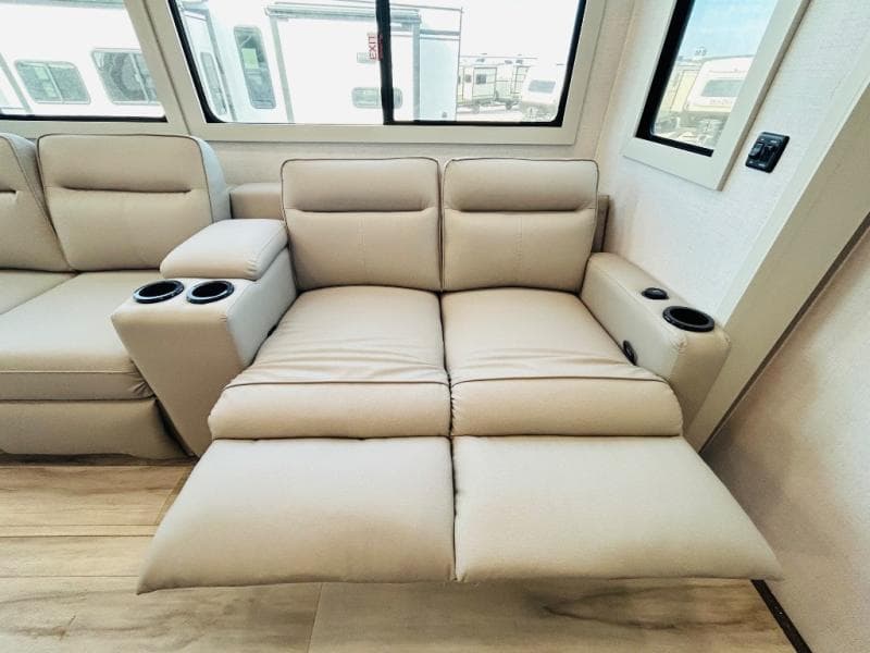 2025 Keystone 2025 Keystone Alpine Avalanche Edition - thumbnail 60