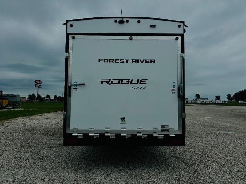 2026 Forest River 2026 Forest River Vengeance Rogue Sut Toy Hauler - thumbnail 5