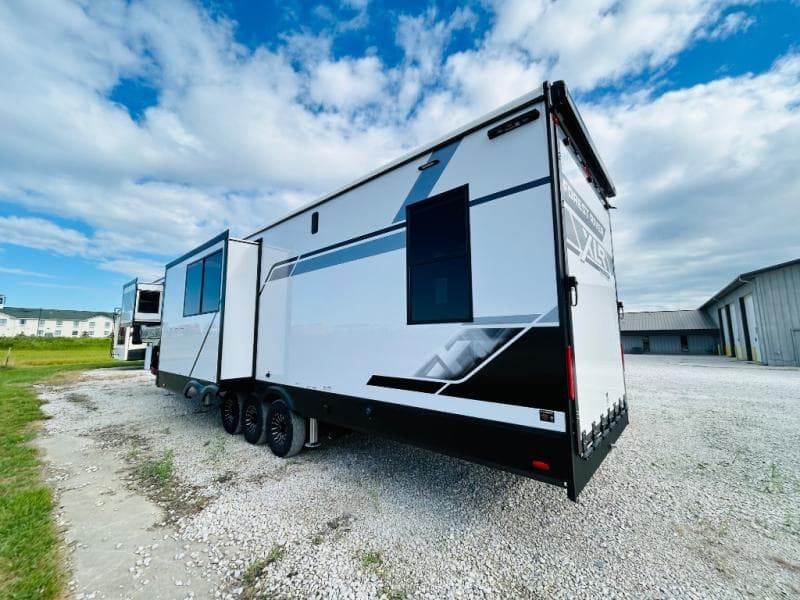 2026 Forest River 2026 Forest River Xlr Nitro Toy Hauler - thumbnail 7