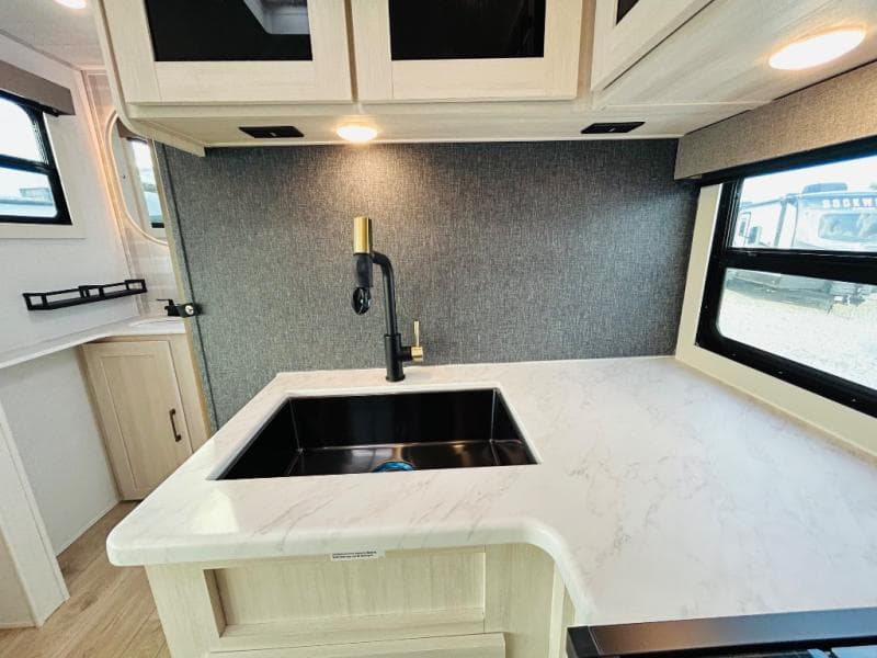 2026 Forest River 2026 Forest River Surveyor Legend - thumbnail 21