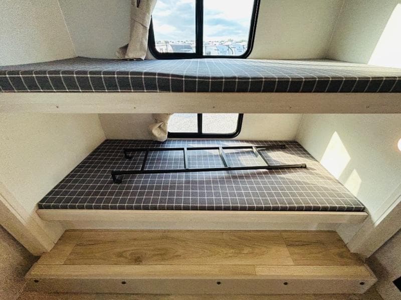 2026 Forest River 2026 Forest River Surveyor Legend - thumbnail 67