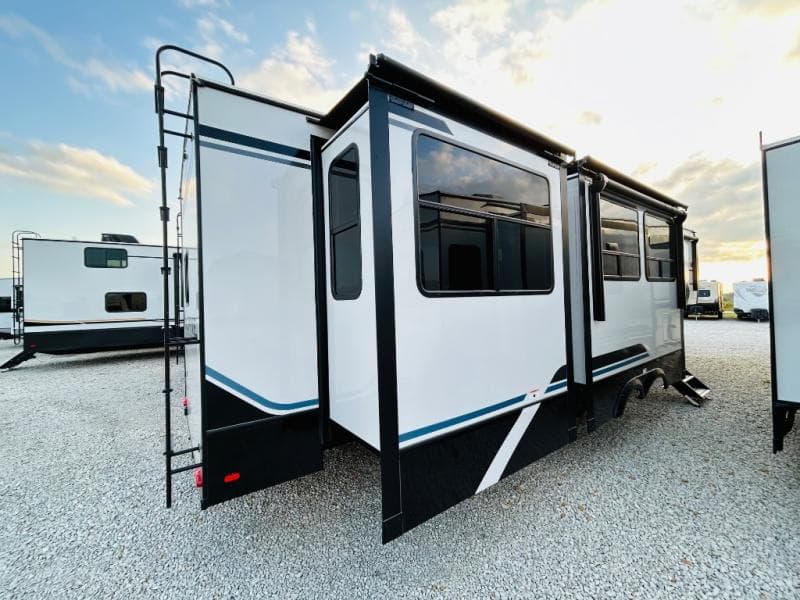 2026 Keystone 2026 Keystone Alpine Avalanche Edition - thumbnail 4