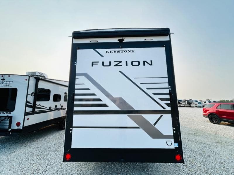 2026 Keystone RV 2026 Keystone RV Fuzion Toy Hauler - thumbnail 6