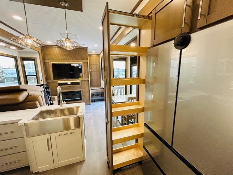 2026 Keystone RV 2026 Keystone RV Fuzion Toy Hauler - thumbnail 35
