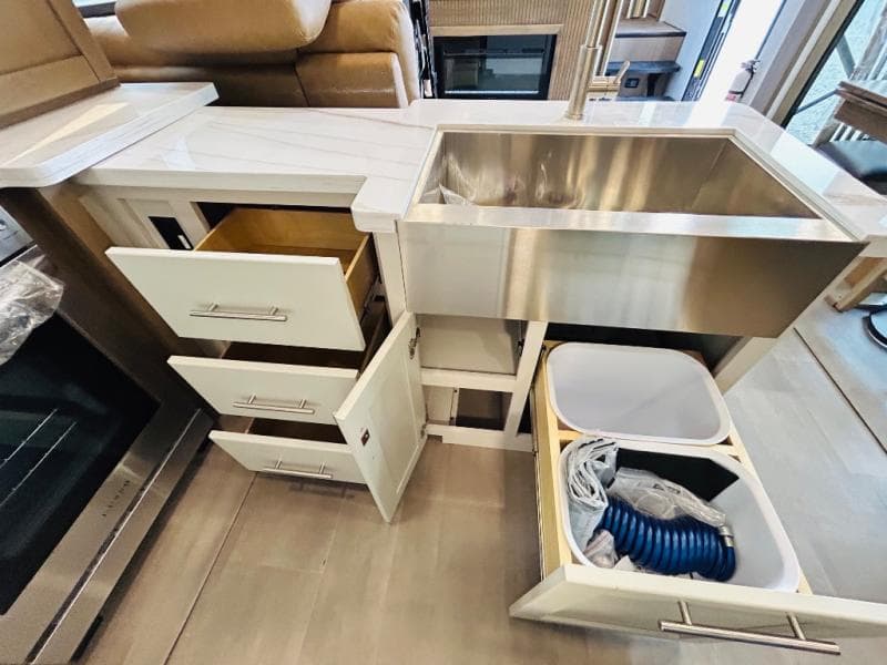 2026 Keystone RV 2026 Keystone RV Fuzion Toy Hauler - thumbnail 39