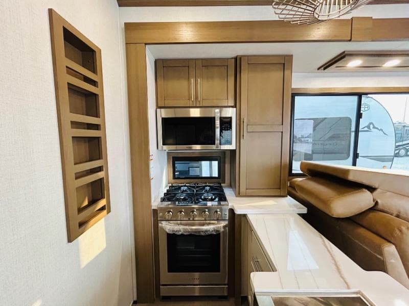 2026 Keystone RV 2026 Keystone RV Fuzion Toy Hauler - thumbnail 44
