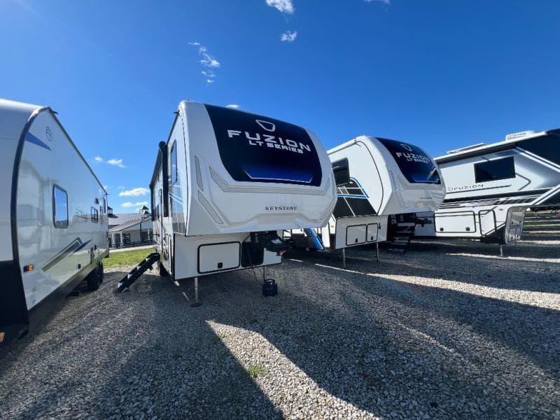 2026 Keystone 2026 Keystone Fuzion Impact Edition Toy Hauler - thumbnail 3