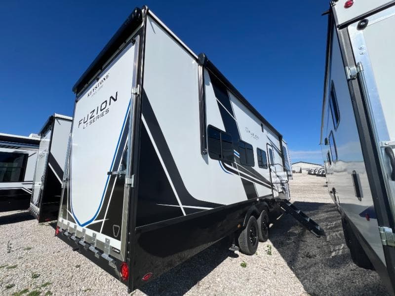 2026 Keystone 2026 Keystone Fuzion Impact Edition Toy Hauler - thumbnail 7