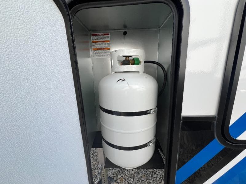 2026 Keystone 2026 Keystone Fuzion Impact Edition Toy Hauler - thumbnail 10