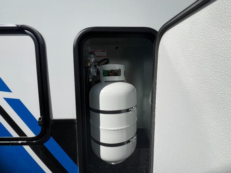 2026 Keystone 2026 Keystone Fuzion Impact Edition Toy Hauler - thumbnail 11