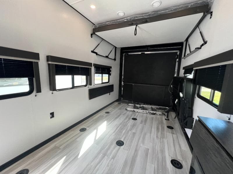 2026 Keystone 2026 Keystone Fuzion Impact Edition Toy Hauler - thumbnail 16