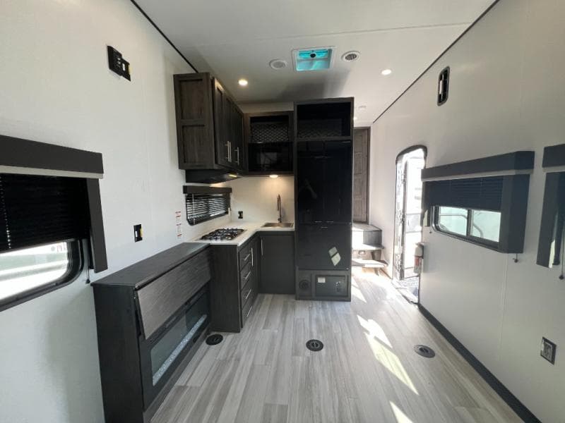 2026 Keystone 2026 Keystone Fuzion Impact Edition Toy Hauler - thumbnail 19