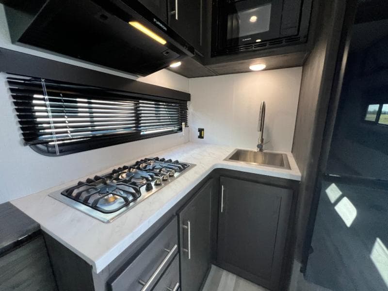 2026 Keystone 2026 Keystone Fuzion Impact Edition Toy Hauler - thumbnail 21