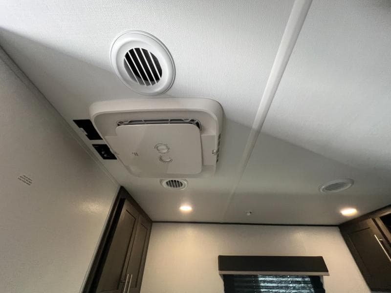 2026 Keystone 2026 Keystone Fuzion Impact Edition Toy Hauler - thumbnail 40