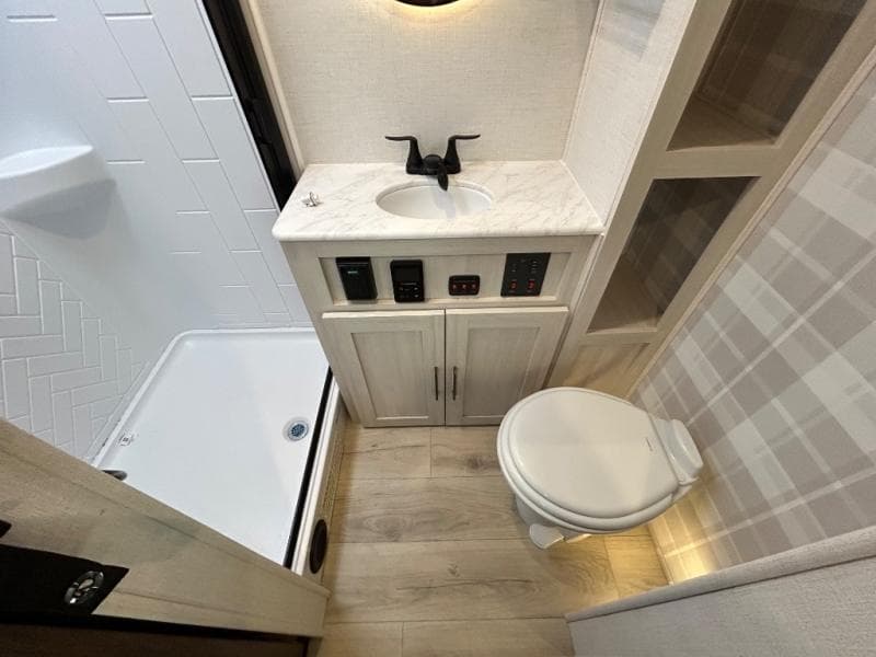 2026 Forest River 2026 Forest River Surveyor Legend - thumbnail 33