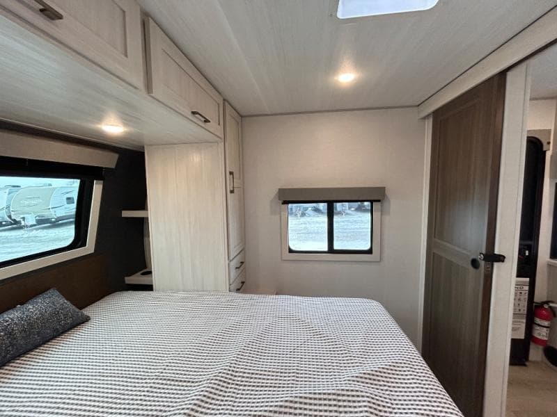 2026 Forest River 2026 Forest River Surveyor Legend - thumbnail 45