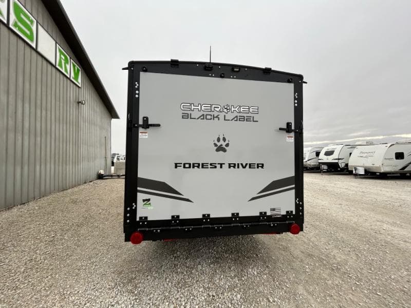 2026 Forest River 2026 Forest River Cherokee Grey Wolf Black Label Toy Hauler - thumbnail 7