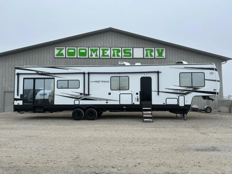 2026 Forest River Cherokee Wolf Pack Toy Hauler 350PACK15
