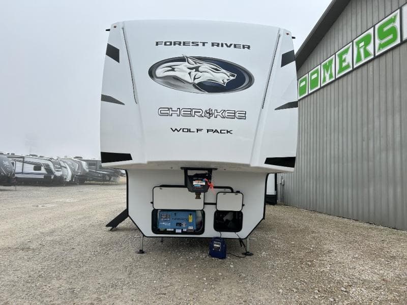 2026 Forest River 2026 Forest River Cherokee Wolf Pack Toy Hauler - thumbnail 4