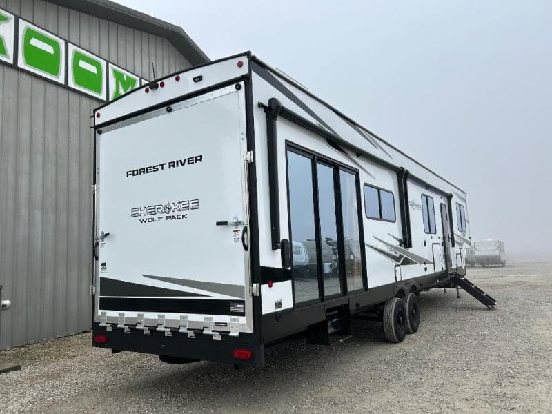 2026 Forest River 2026 Forest River Cherokee Wolf Pack Toy Hauler - thumbnail 9
