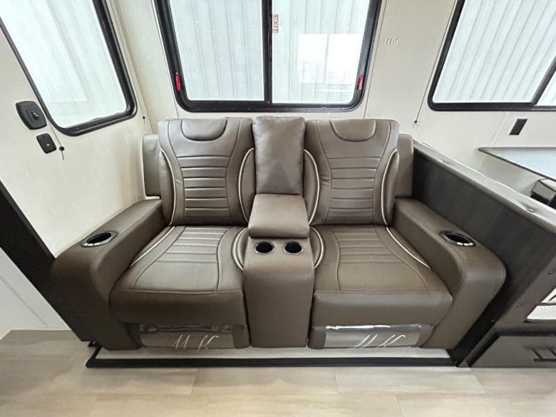 2026 Forest River 2026 Forest River Cherokee Wolf Pack Toy Hauler - thumbnail 33