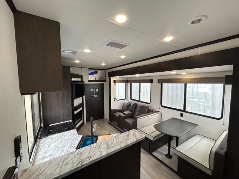 2026 Forest River 2026 Forest River Cherokee Wolf Pack Toy Hauler - thumbnail 35