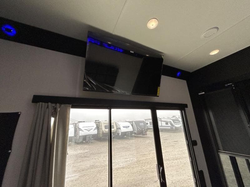 2026 Forest River 2026 Forest River Cherokee Wolf Pack Toy Hauler - thumbnail 56