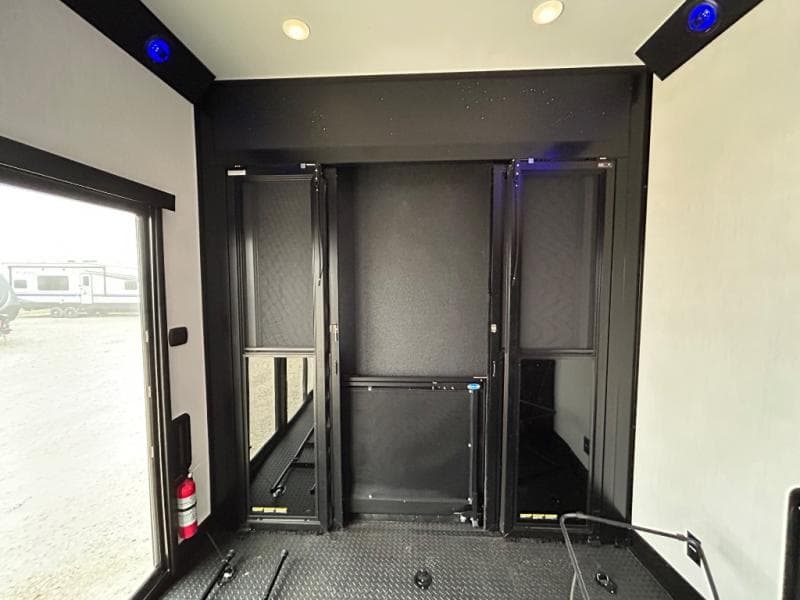 2026 Forest River 2026 Forest River Cherokee Wolf Pack Toy Hauler - thumbnail 58