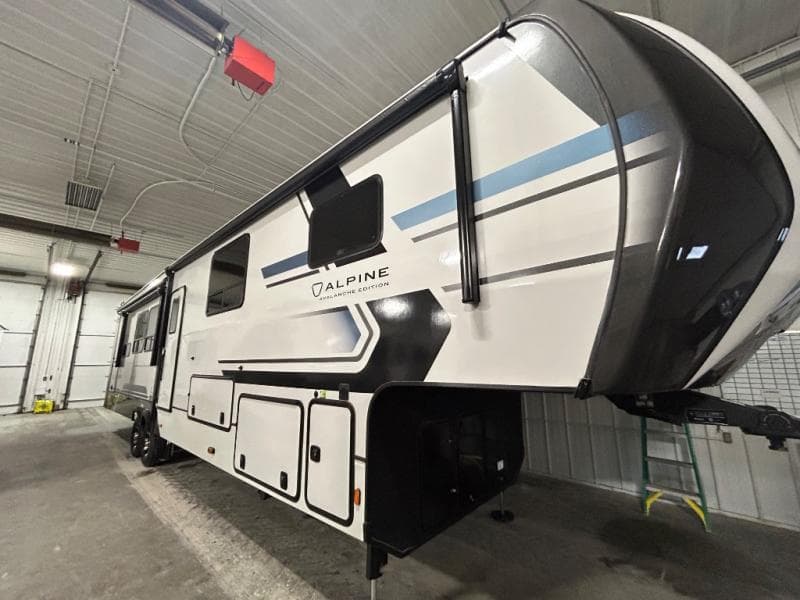 2026 Keystone 2026 Keystone Alpine Avalanche Edition - thumbnail 7